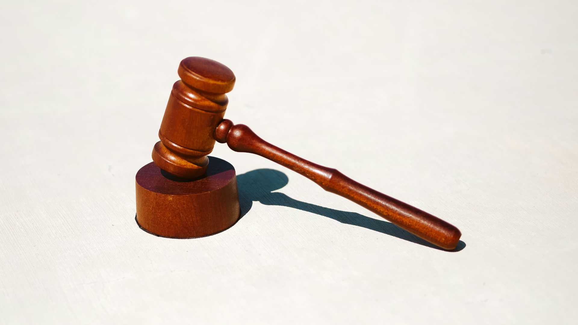 A court gavel representing the Johnson v Davis court case.